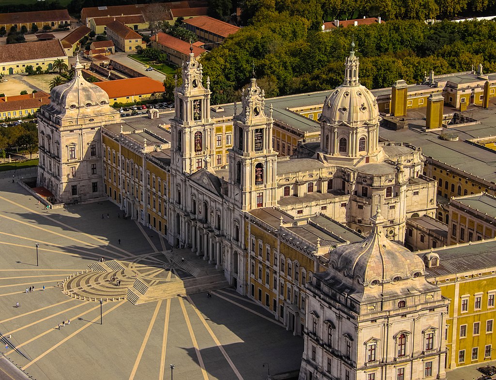Europa_-_Portugal_-_Lisboa_-_Mafra_-_Palacio_(cropped).jpg