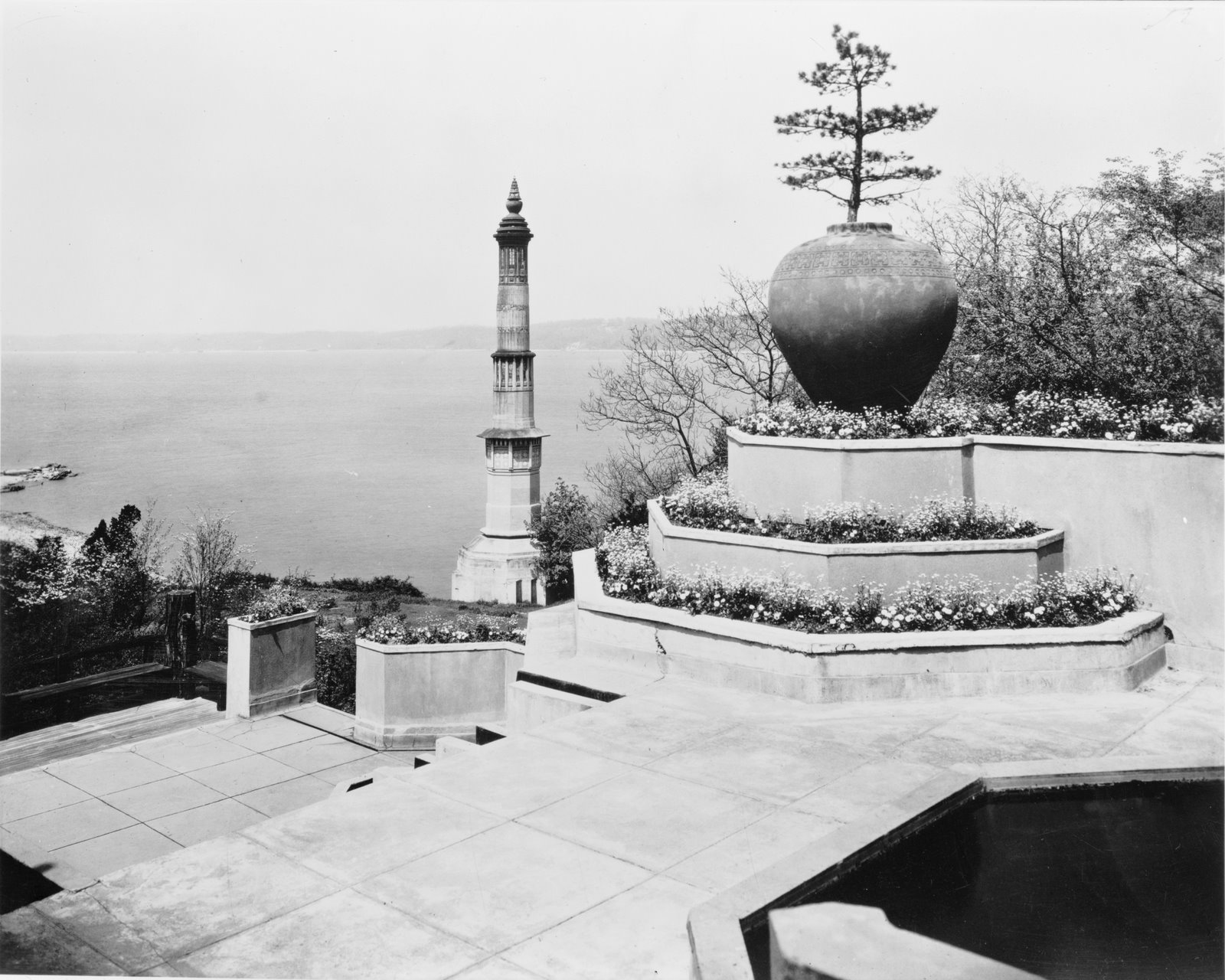 Fountain Smokestack Harbor.jpg