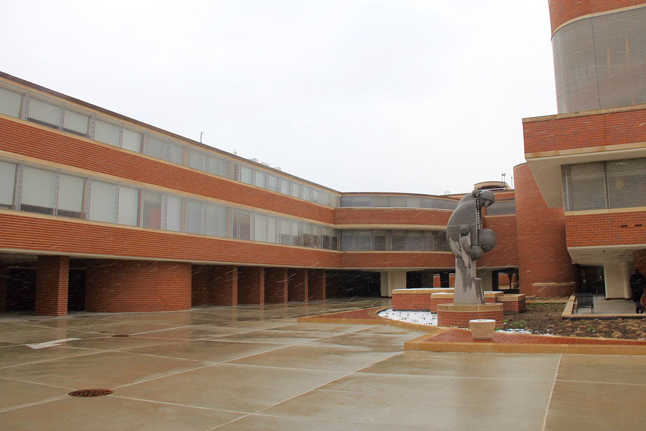Frank_Lloyd_Wright_SC_Johnson,_Racine,_WI_(26260643221).jpg