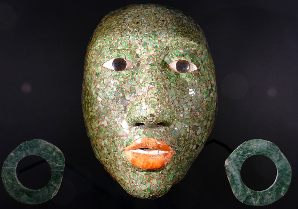 Funerary_Mask_with_Earrings_(ul,_Late_Classic_(600-800_AD).jpg