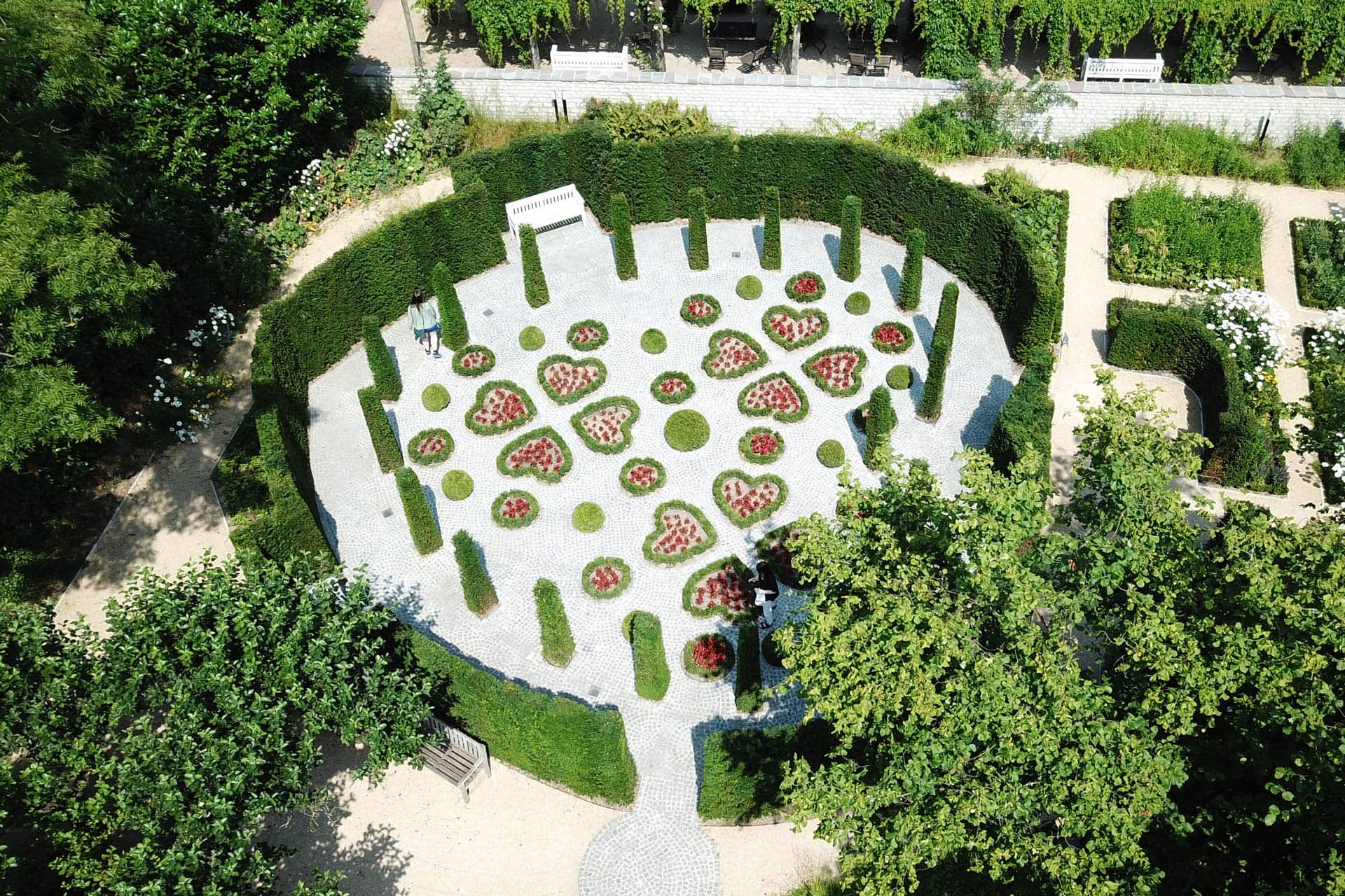 garden-of-hearts-van-buuren.jpg