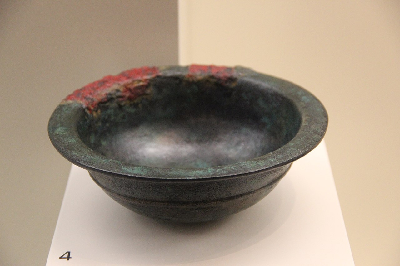Gaya_Confederacy_Bronze_Bowl_(17378151263).jpg