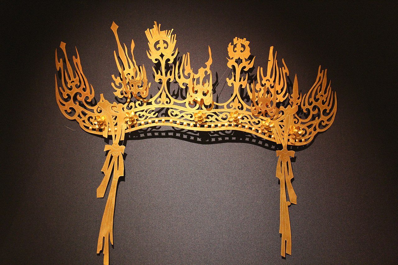 Gilt-Bronze_Crown_of_Goguryeo_02.jpg