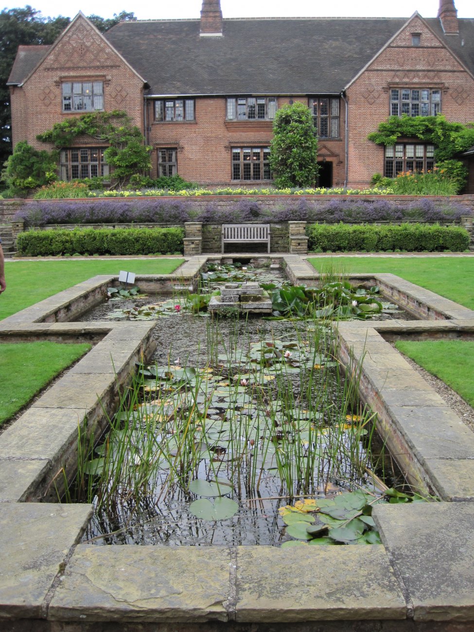 Goddards_(geograph_3144437).jpg