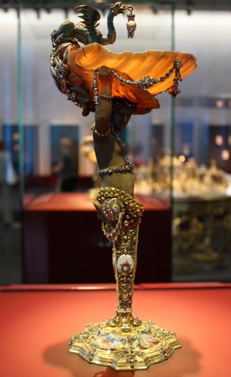 Grünes_Gewölbe_Pokal_mit_der_Mohrin.JPG