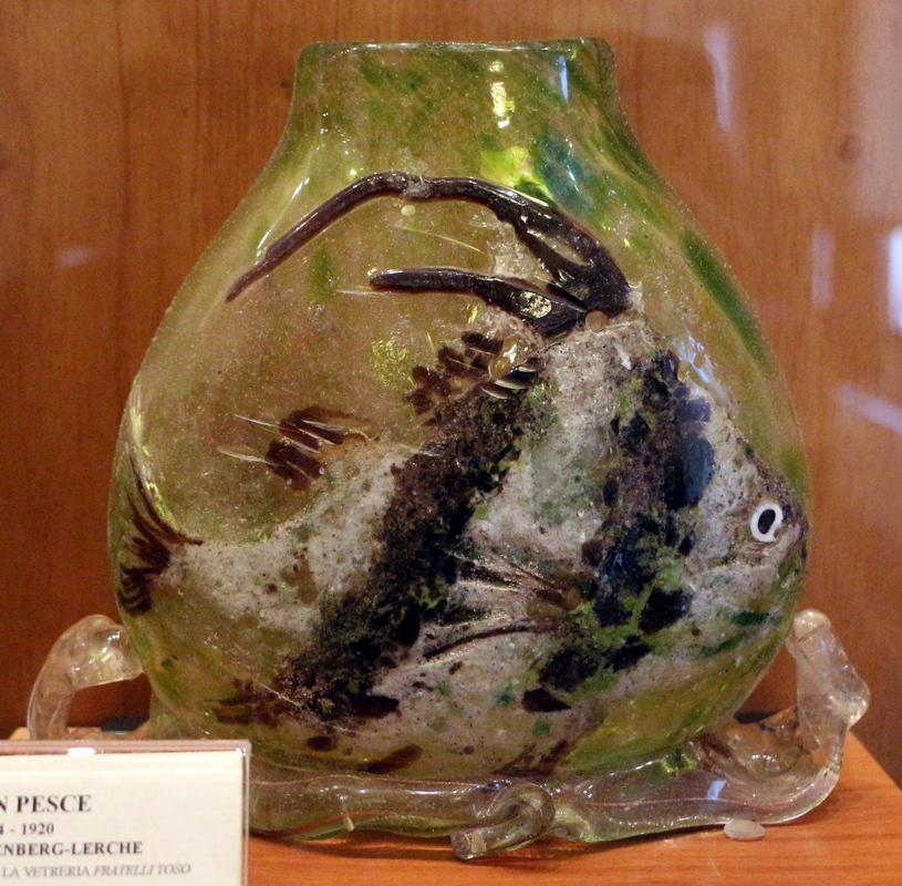 Hans_stoltenberg-lerche_per_fratelli_toso,_vaso_con_pesce,п_murano_1914-20_ca.jpg