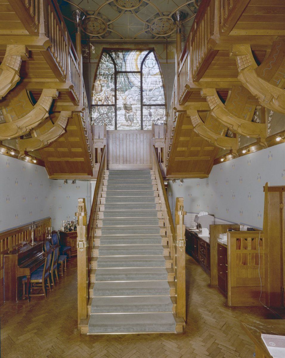 Interieur,_overzicht_trap_naar_verdieping_-_Molenhoek_-_20002576_-_RCE.jpg