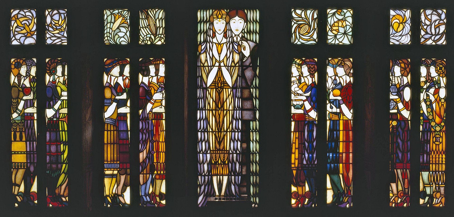 Interieur_trouwzaal,_overzicht_gebrandschilderd_glas-in-loodraam_-_Amsterdam_-.jpg