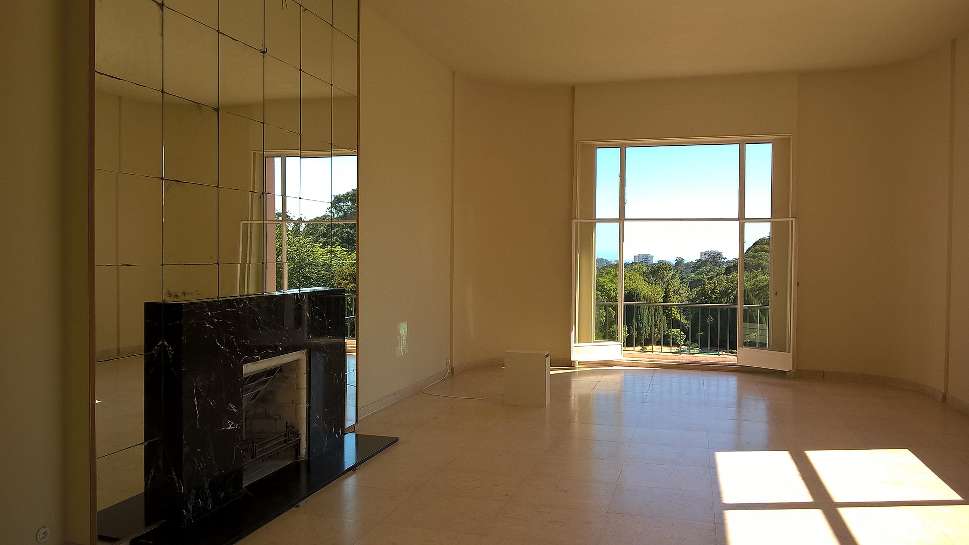 Interior_da_Casa_de_Serralves_10.jpg