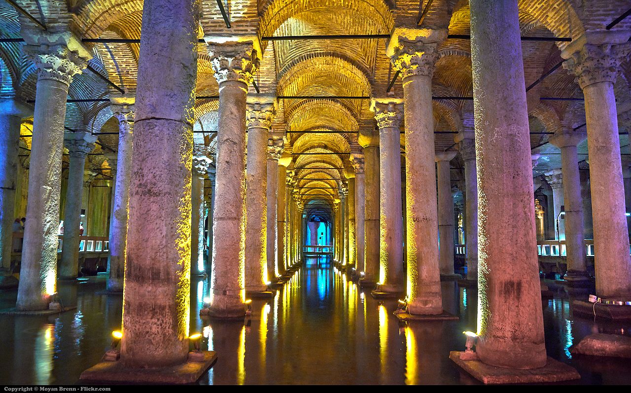 Istanul,_basilica_cistern_(8082256722).jpg