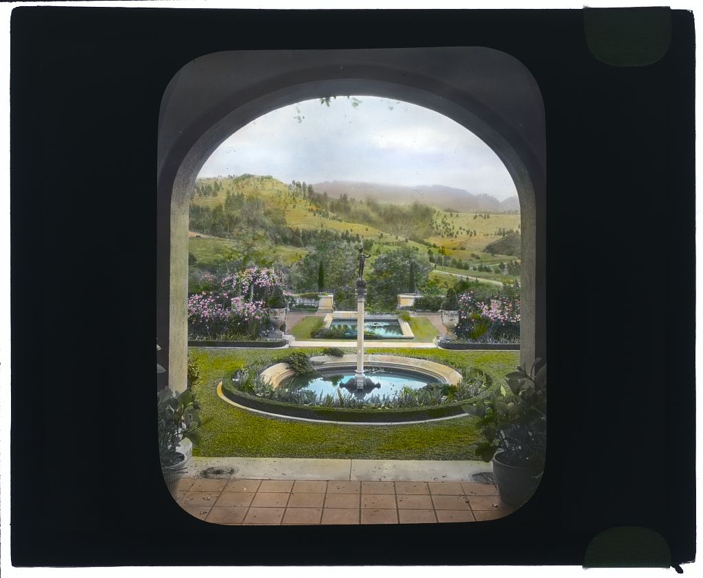 James_Kennedy_Moffitt_house,_86_Sea_View_Avenue,_Piedmont,_California._L.jpg