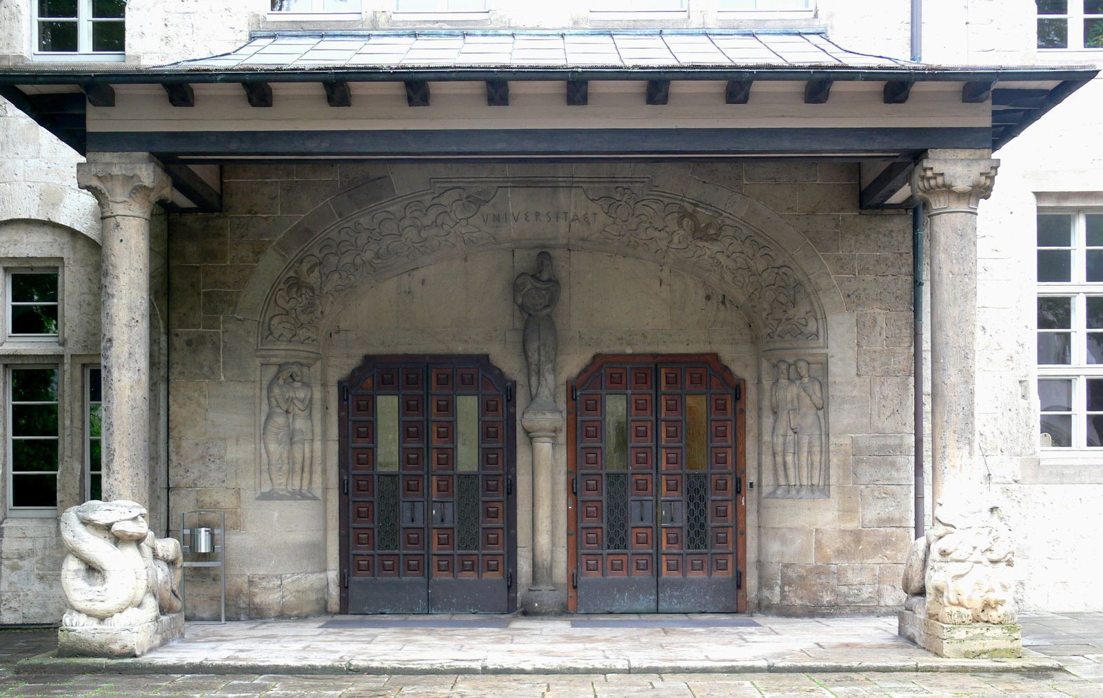 Jena_UHG_Hauptportal_1.jpg