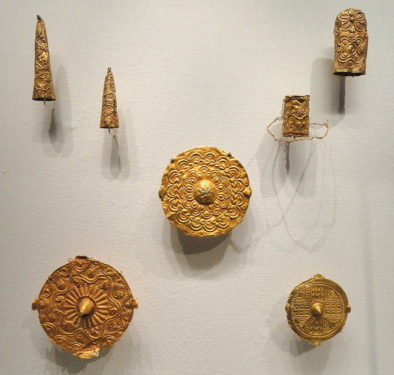 Jewelry,_1800s,_Guinea_Coast,_Ghana,_Asante_people,_gold_-_Cleveland_Museum_of_Art_-_DSC08758.JPG