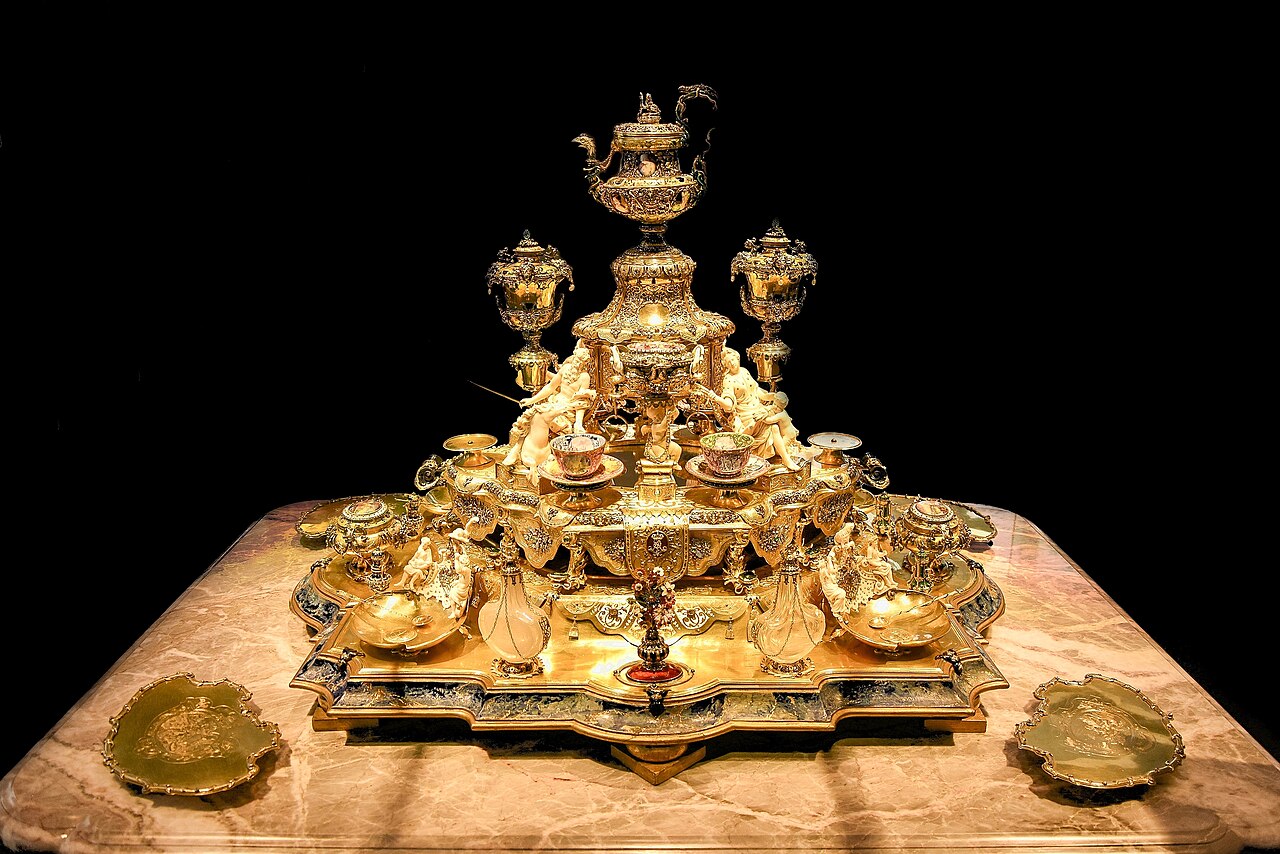 Johann_Melchior_Dinglinger_(1664-1731)_Gouden_koffieservies_21-10-2018_11-21-23.jpg