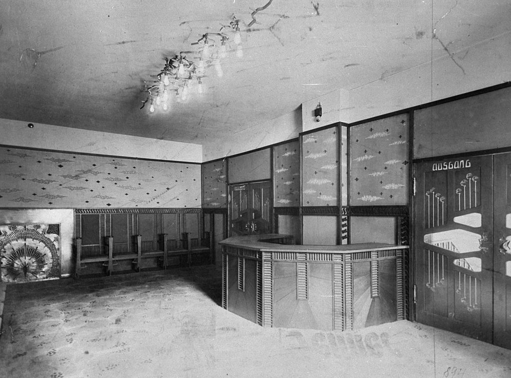 Köpenicker_Straße_Buntes_Theater_Foyer_1901-001.jpg