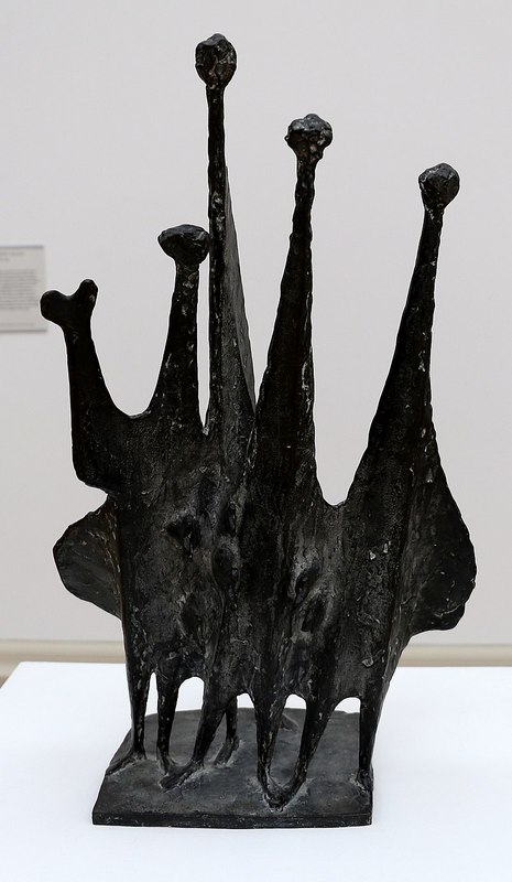 Kenneth_armitage,_persone_nel_vento,_1950.jpg