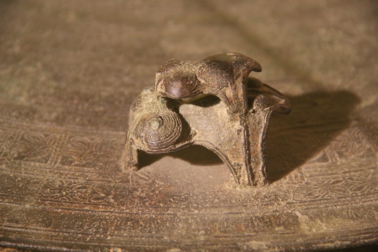 Lang_Son_Bronze_Drum_e.jpg
