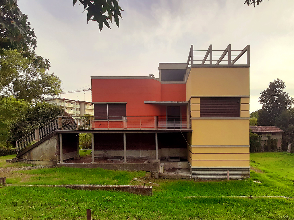 Lodi_-_villa_Bianchi_-_facciata.jpg