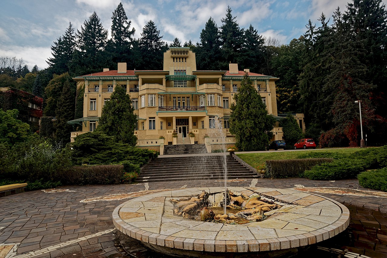 Luhačovice_-_Bedřich_Smetana_House_1908-09_by_Emil_Králík.jpg