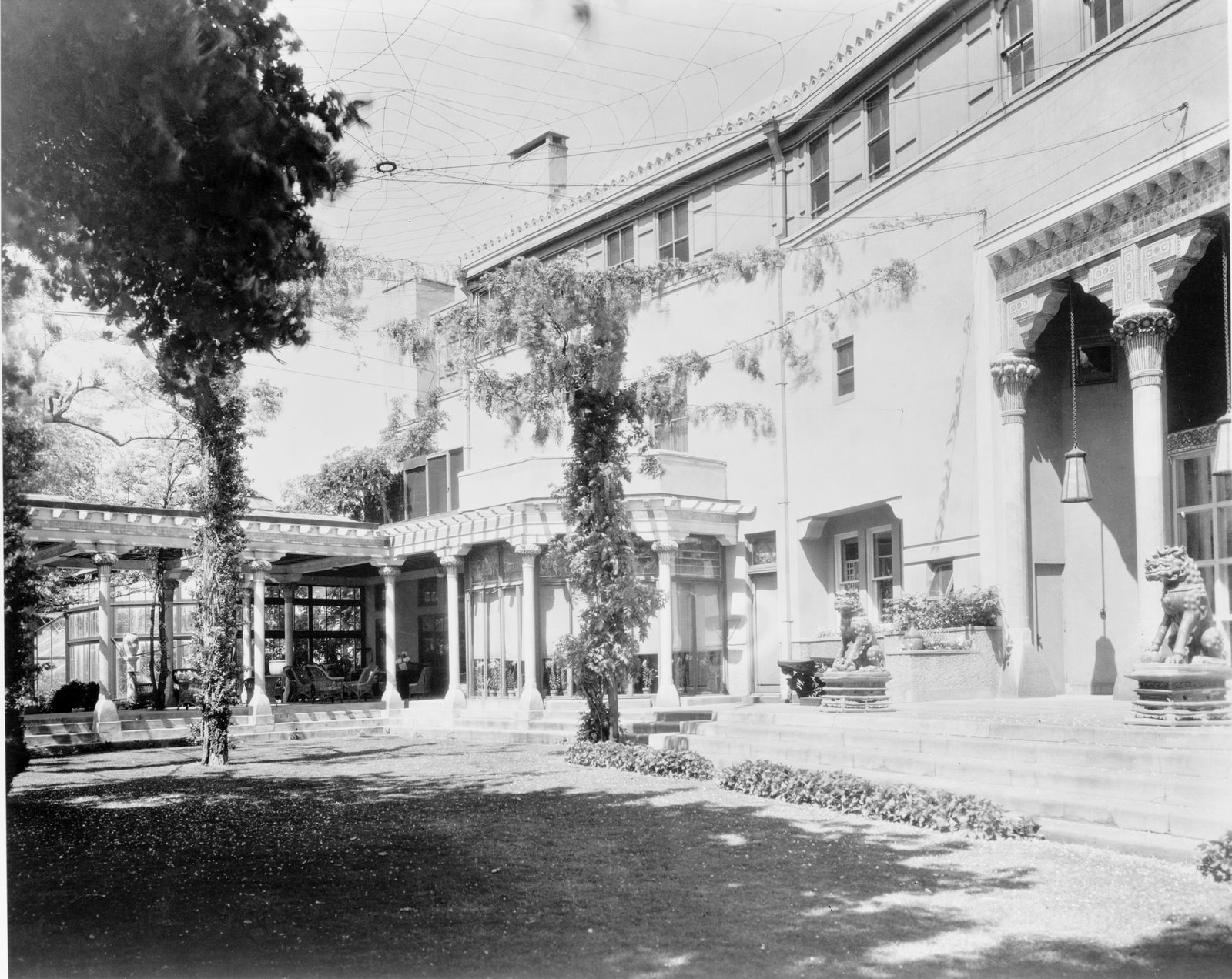 Main Entrance w_ K'Ang Lions.jpg