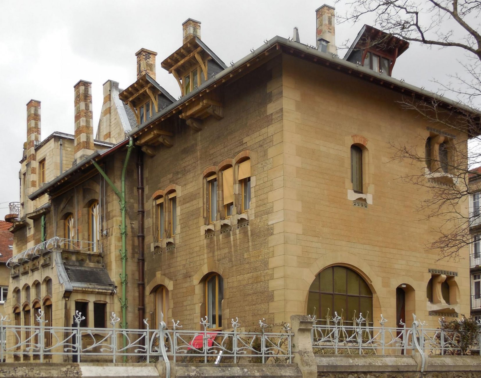 Majorelle (rue) 1, villa Majorelle  (Henri Sauvage 1901-02, verrières Jacques Gruber) (4).jpg