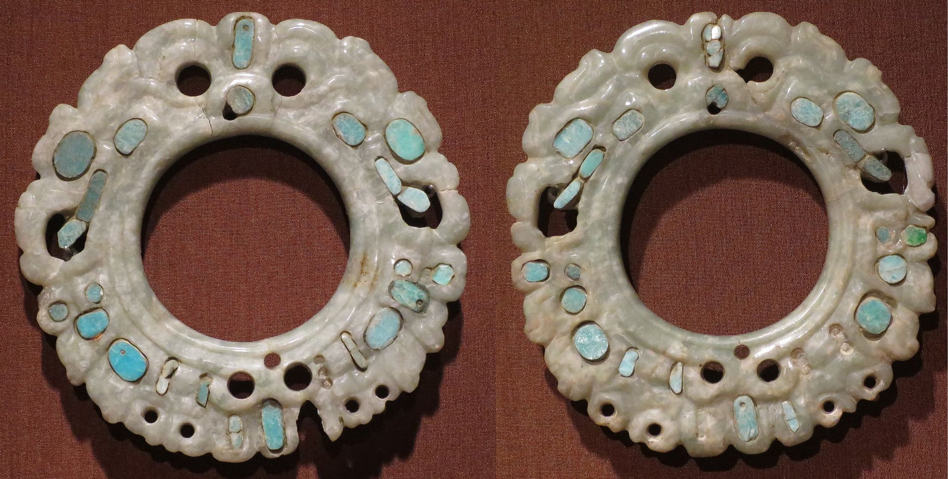 Maya_disks,_Mexico,_c._550-950_C.E.,_jade_inset.jpg
