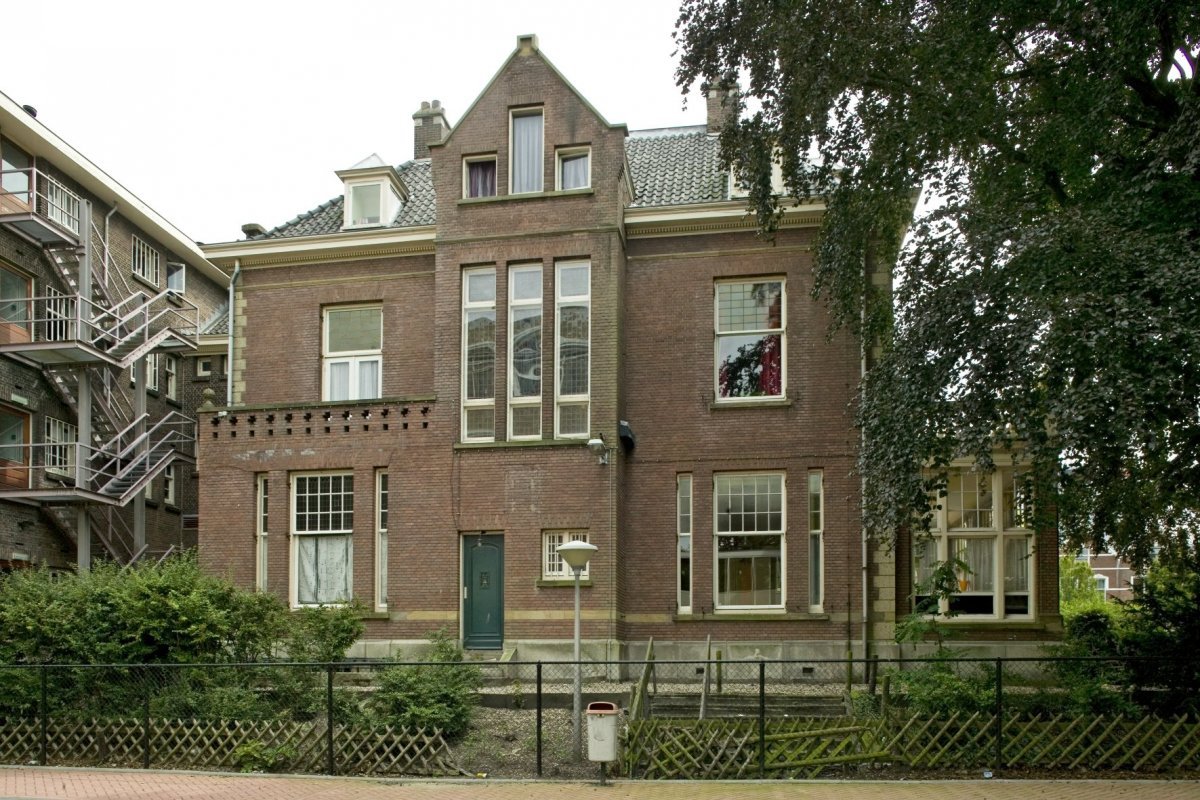 Overzicht_van_de_achterzijde_van_de_villa_-_Rotterdam_-_20409728_-_RCE.jpg