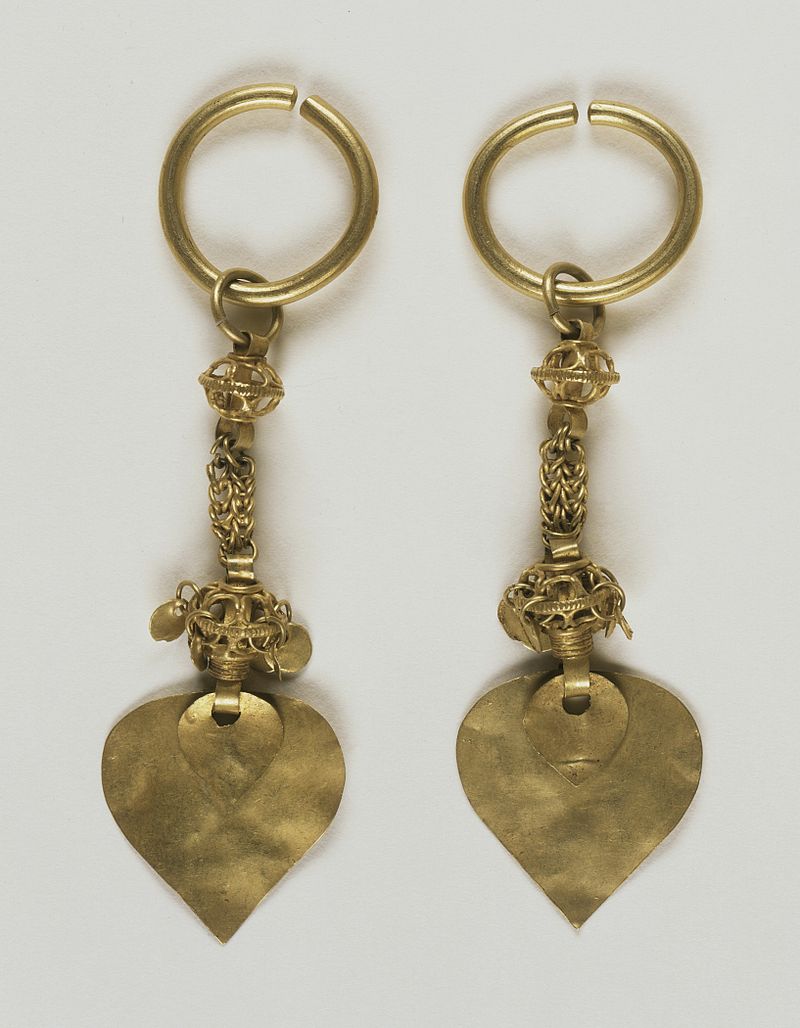 Pair_of_Earrings_LACMA_M.2000.15.166a-b.jpg