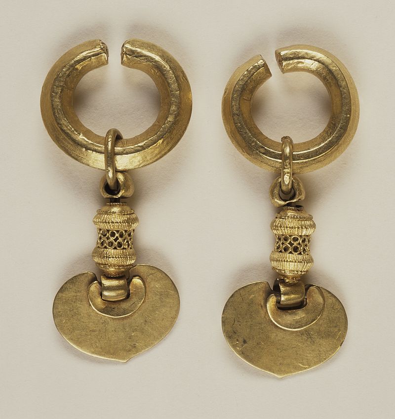 Pair_of_Earrings_LACMA_M.2000.15.168a-b.jpg