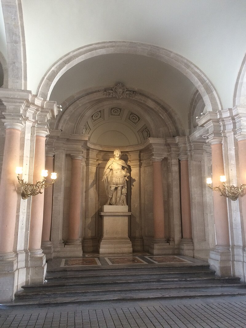 Palacio_Real_july_2018_(1).jpg