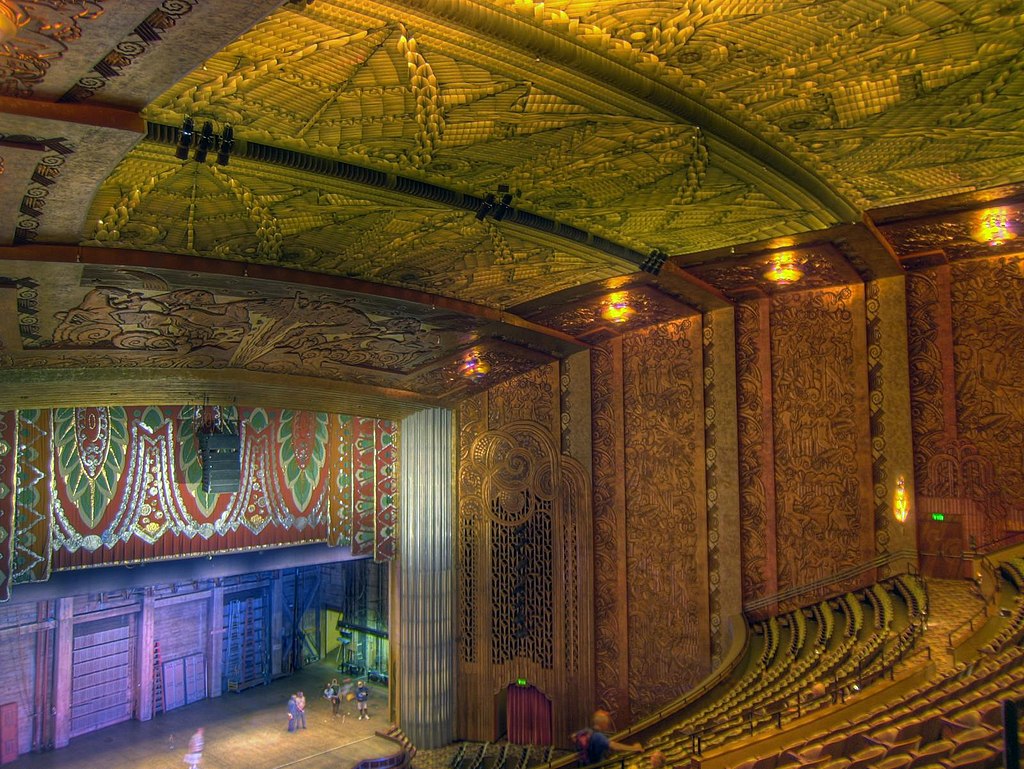 Paramount_Theatre,_interior_2,_Oakland.jpg