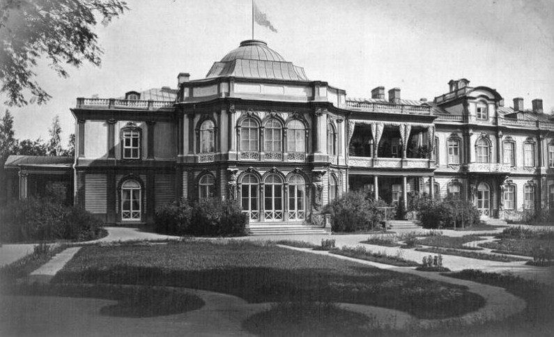 Pargolovo_palais.jpg