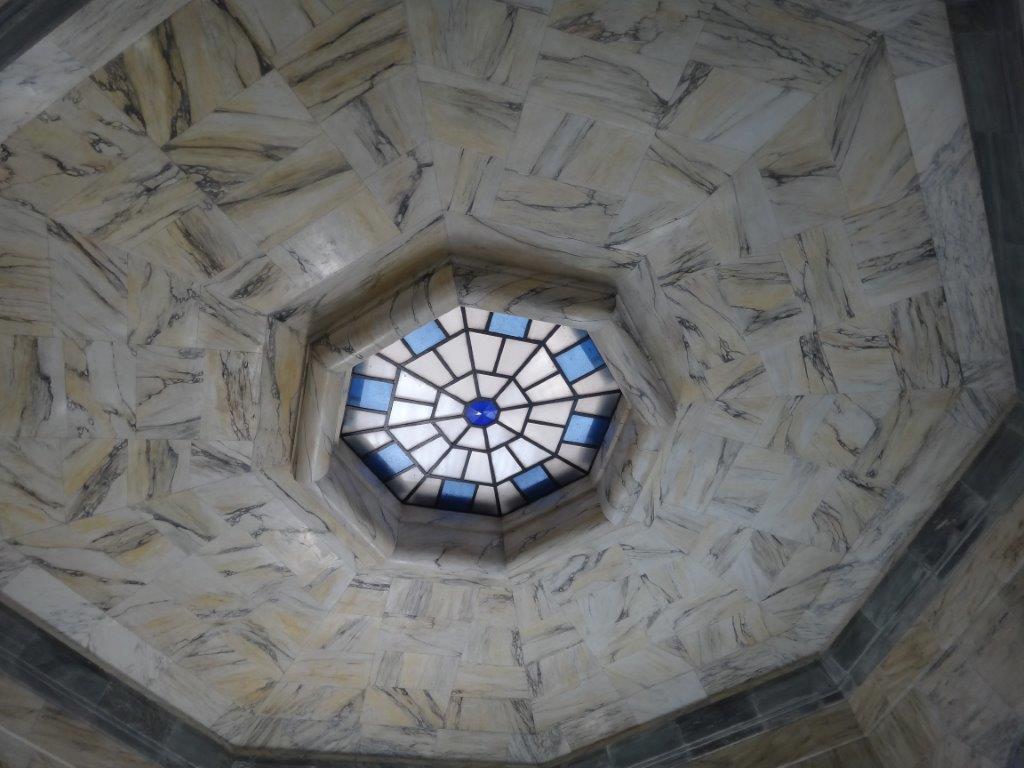 Particola_interni_del_Palazzo_delle_Poste_di_Carrara.jpg