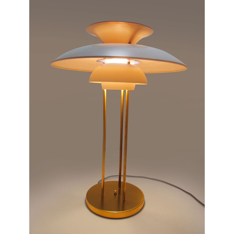 ph-5-table-lamp-by-poul-henningsen-1960s.jpg