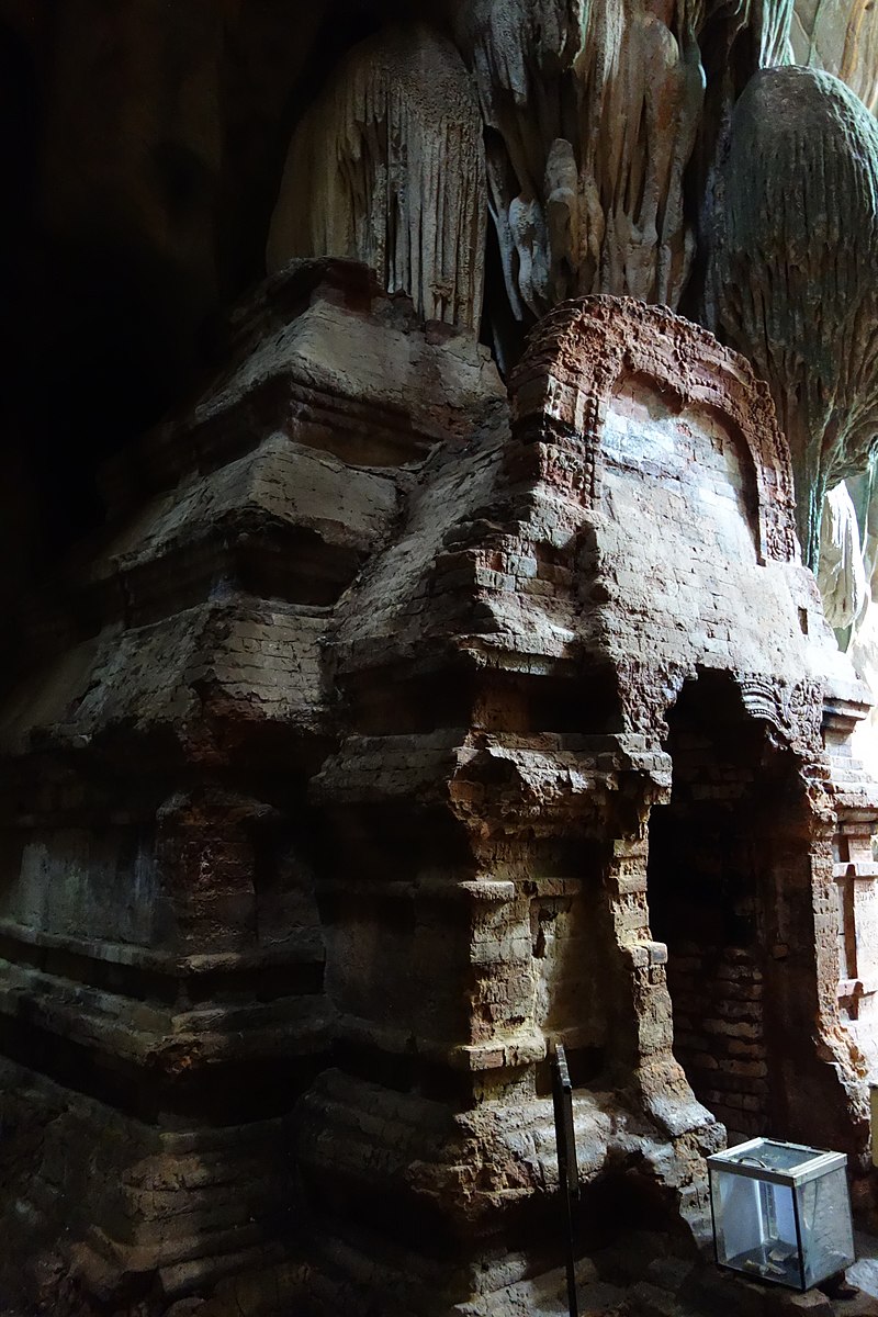 Phnom_Chhnork_(8258876856).jpg