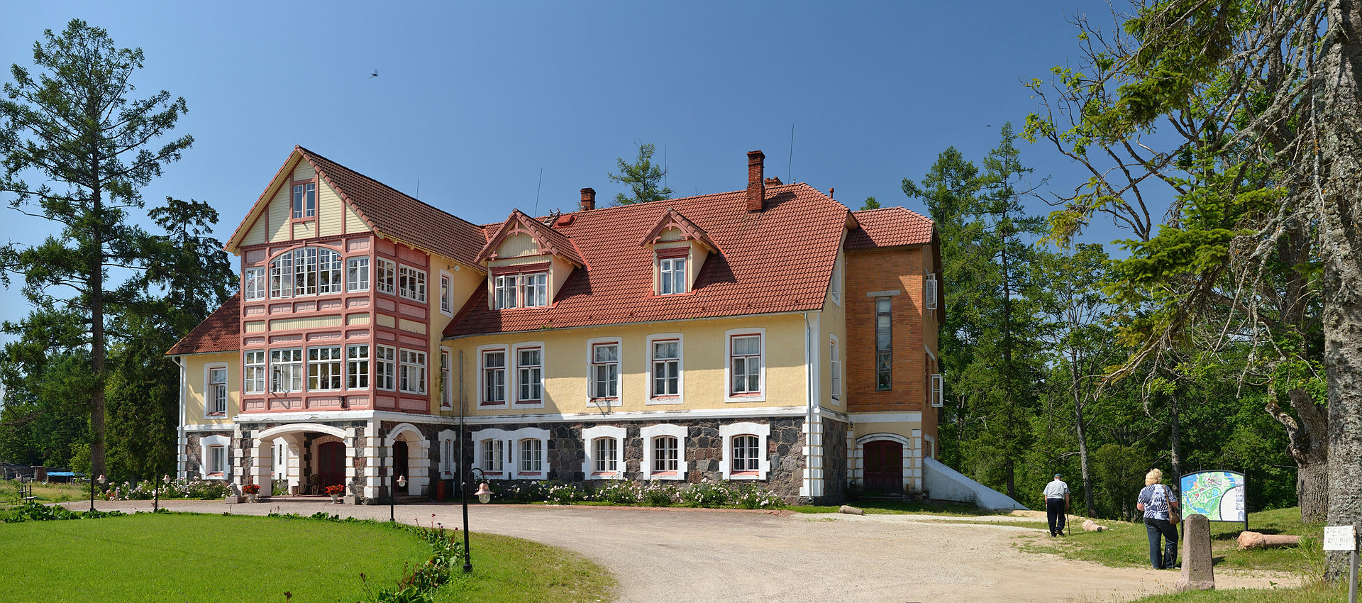 Pikajärve_mõisa_peahoone1.jpg