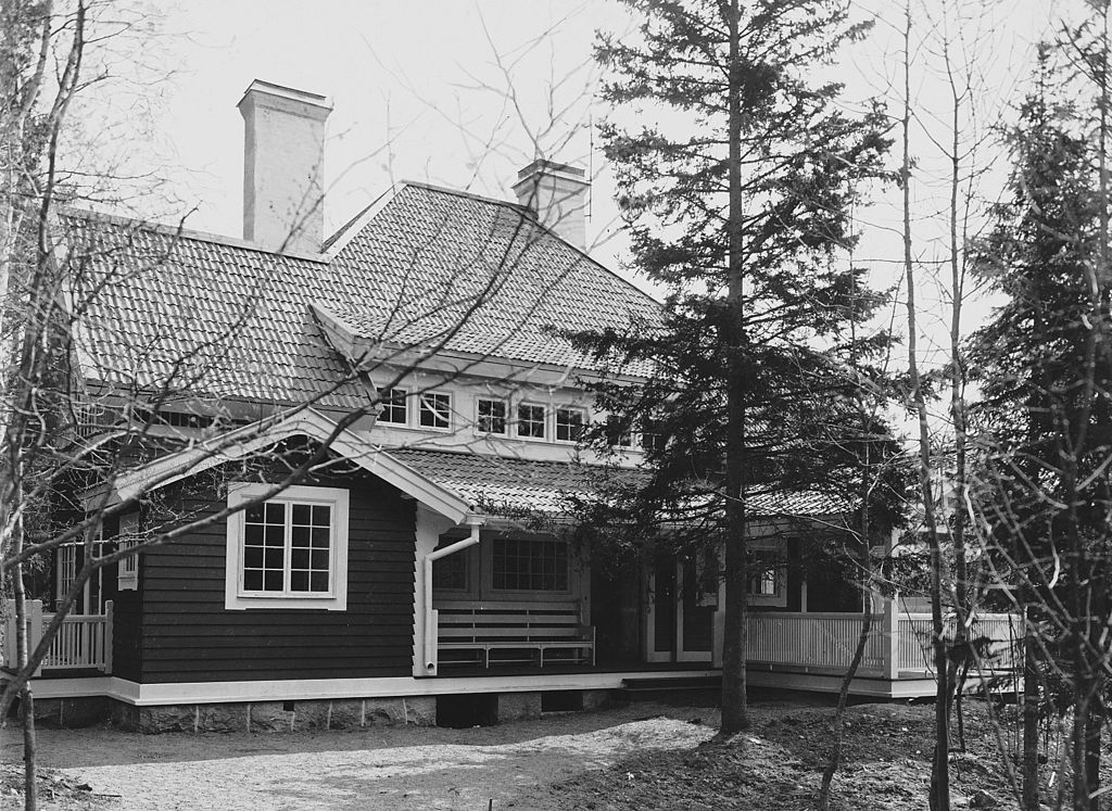 Pressens_villa_exteriör_(1).jpg