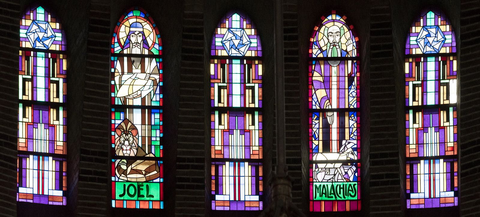 Profeten_in_de_glas_in_loodramen_in_Sint_Jan_Waalwijk.jpg