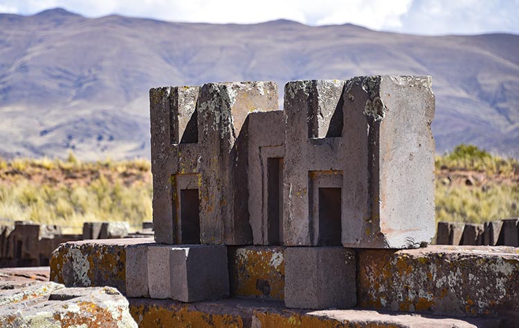 Puma-Punku-Tiahuanaco-Bolivia.jpg