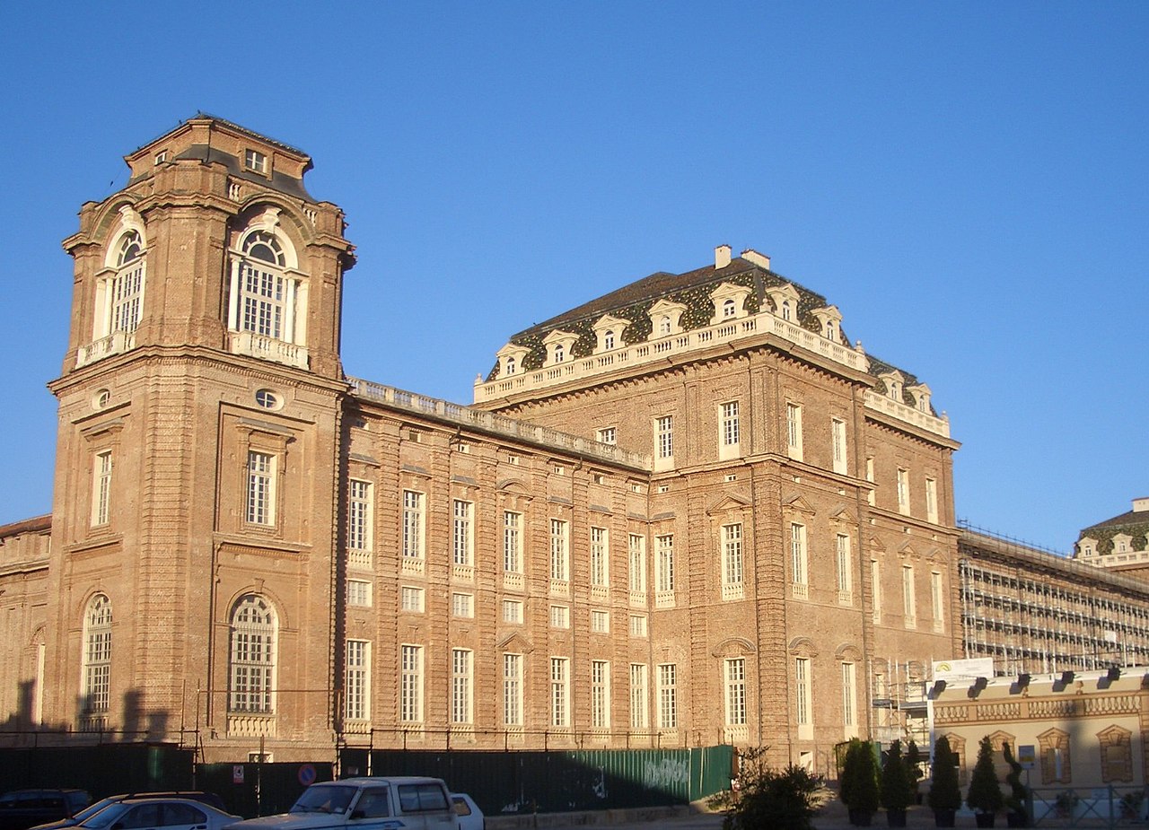 Reggia_di_Venaria_Reale_-_Belvedere_e_Padiglione_Garove.jpg
