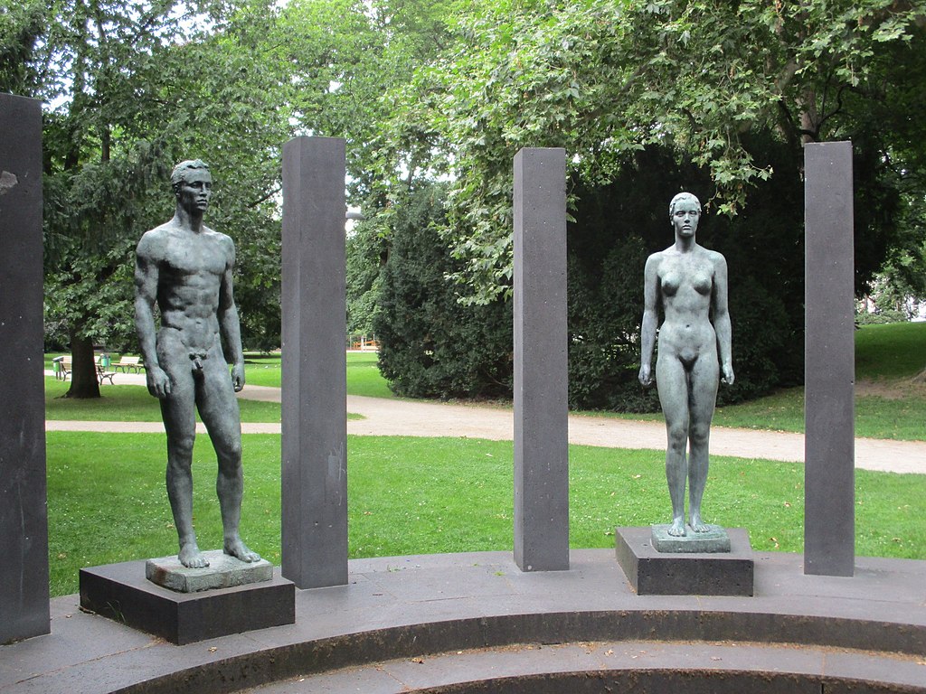 Ring_der_Statuen_Frankfurt_Rothschildpark_(5).jpg