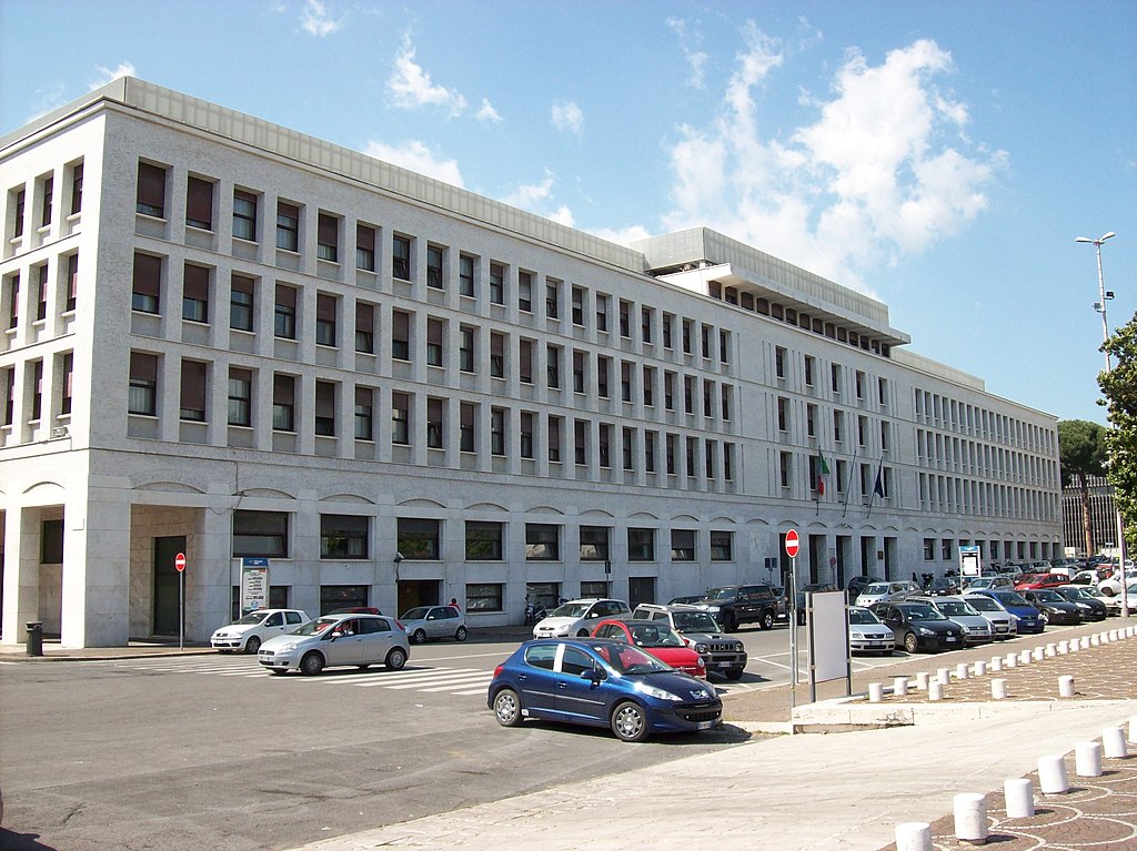 Roma_EUR_Ministero_Università_e_Ricerca_Scientifica.jpg