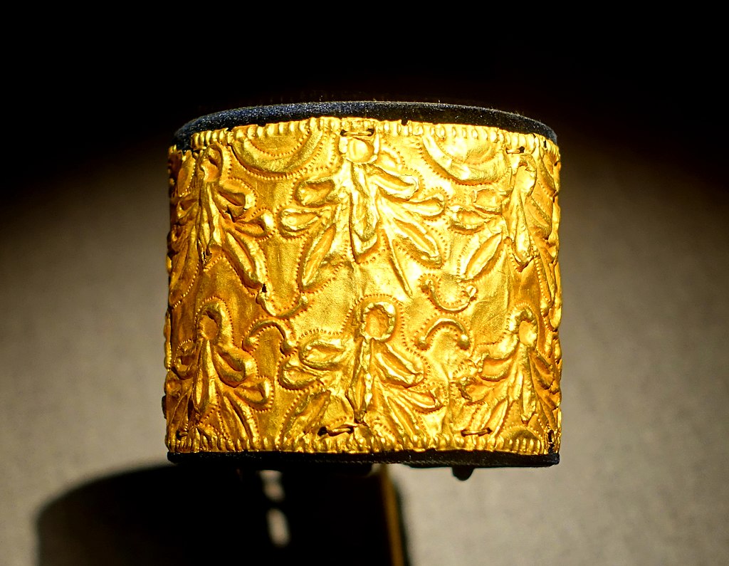 Royal_stool_ornament,_1_of_2,_Asante_peoples,_Kumase,_Ghana,_before_1874,_.jpg