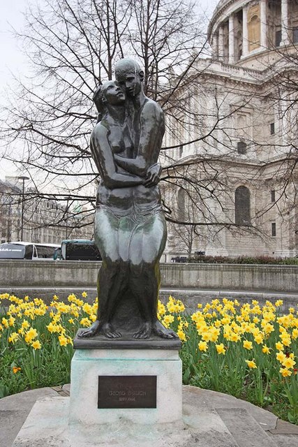 Sculpture_-_The_Young_Lovers_-_geograph.org.uk_-_1231393.jpg