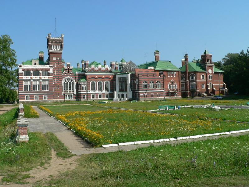 Sheremetev_castle_by_Igor_Filippov_1.jpg