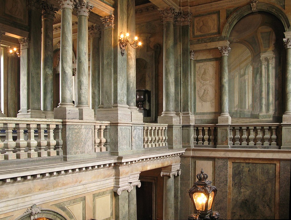 Staircase_2,_Royal_Palace,_Stockholm.jpg