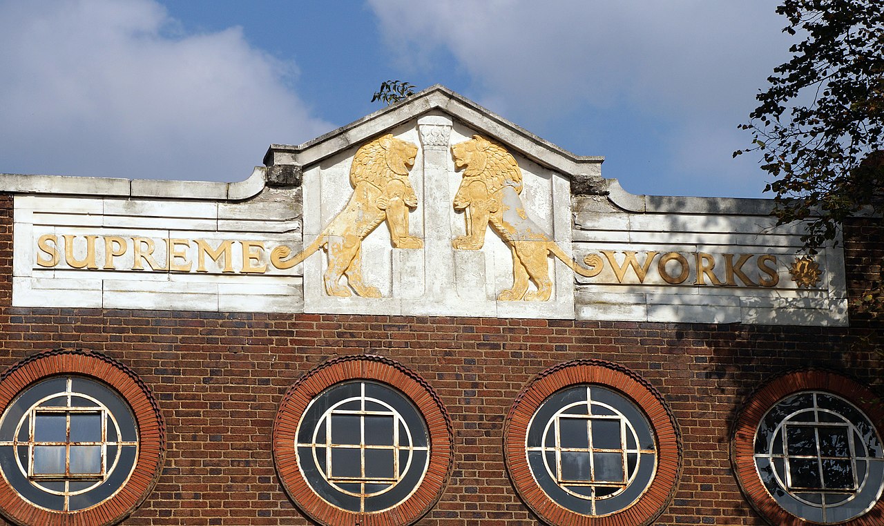 Supreme_Works_186_Soho_Hill_-_Bloye_-_Lion_Pediment.jpg