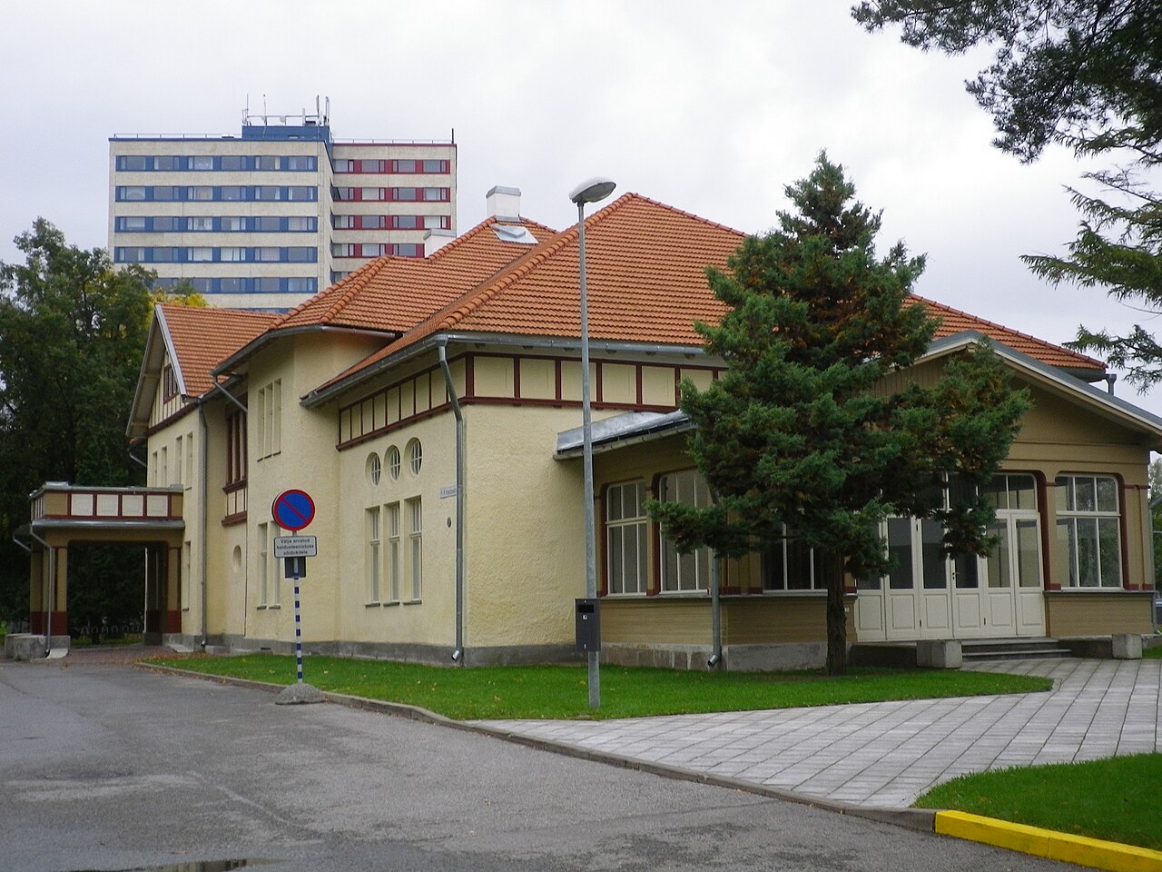 Tähtvere_mõisa_peahoone.jpg