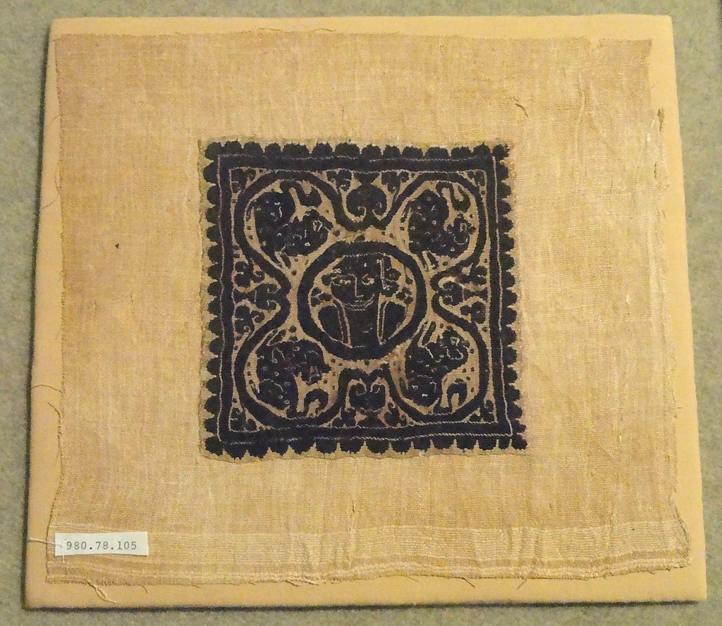 Tapestry_square,_Egypt,_6th_century_AD,_linen_and_wool_-_.JPG