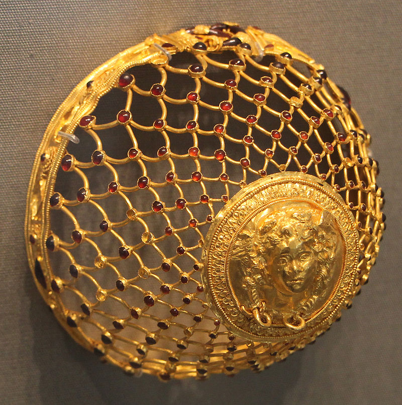 Taranto,_gioielli_del_230-210_ac_ca._02_rete_per_capelli.JPG
